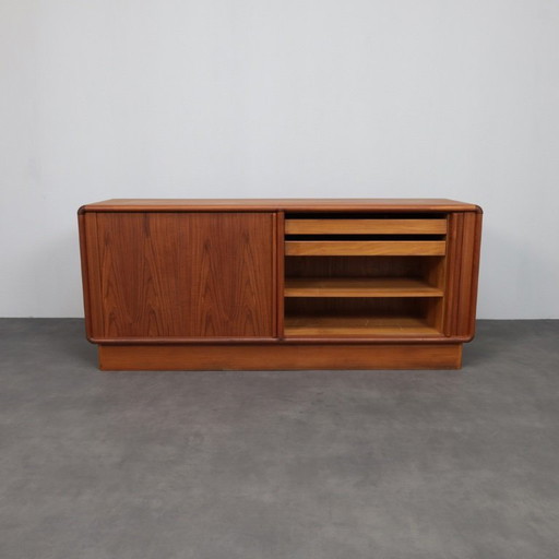 Deens modern teakhouten dressoir met roldeur van Kibaek Møbelfabrik, Denemarken, jaren 70