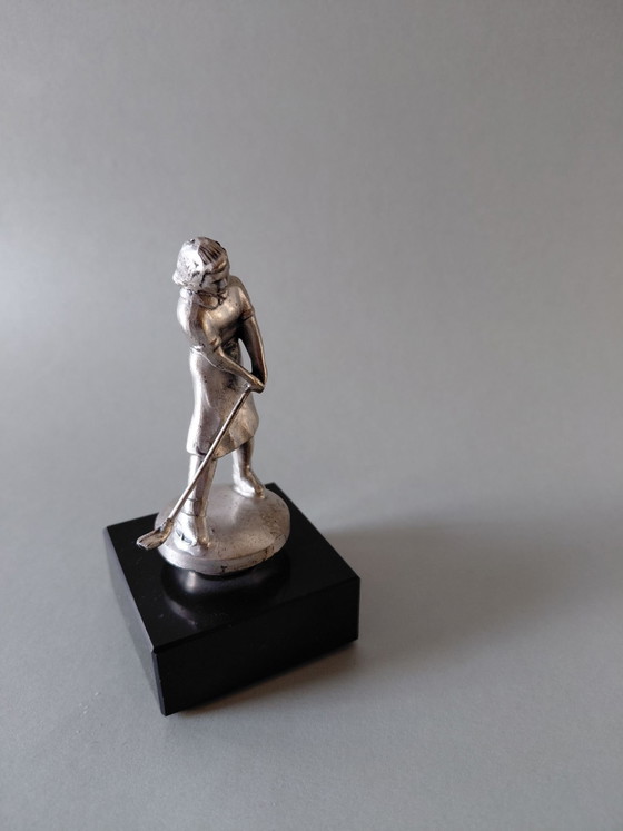Vecchia statuetta da golf color argento su base in marmo – – Oggetti decorativi, Metallo (photo 3 of 5)