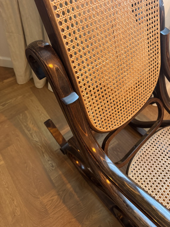Image 1 of Sedia a dondolo Thonet d'epoca