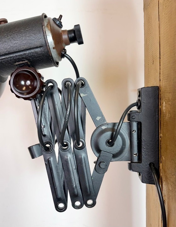 Image 1 of Lámpara de pared industrial de tijera esmaltada en negro, años 50