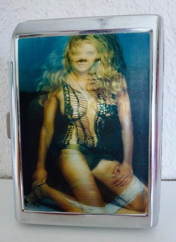 Image 1 of Vintage metal cigarette case with 4 Pin-Up images in 3-D.