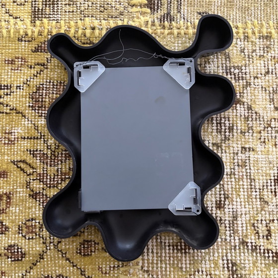 Vintage IKEA Tunga Splat Mirror 1996 Black High-Gloss Blob Shape, Plastic (photo 4 of 5)