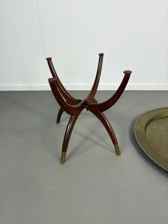 Image 1 of Oriental vintage round coffee table with walnut base and brass tray, 1970s