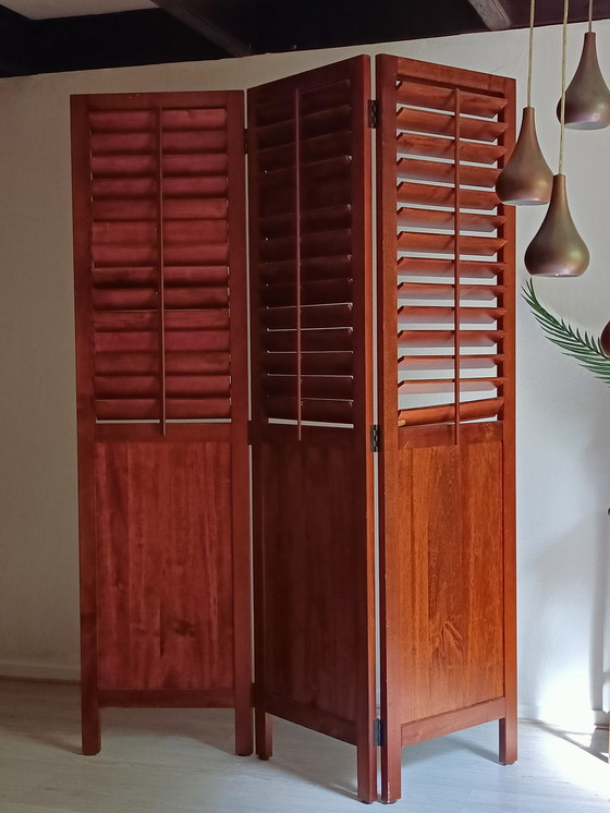 Image 1 of Séparateur d'écran à lames en bois d'acajou