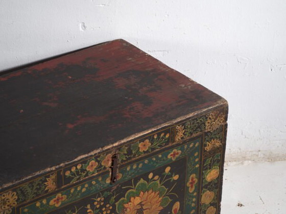 Antique painted Chinese trunk in pine wood – China, circa 1900 – Storage cabinet (photo 11 of 40)