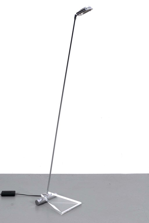 Lampadaire design chromé