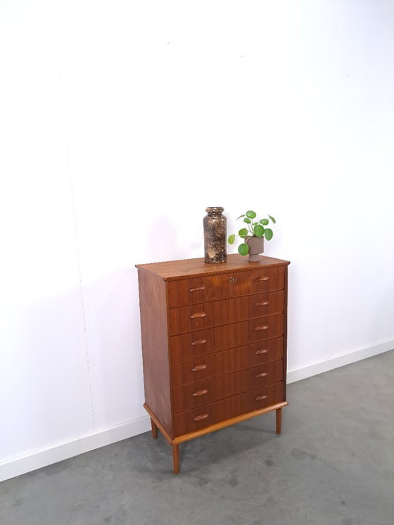 Image 1 of Cassettiera danese in teak con 6 cassetti e maniglie in legno