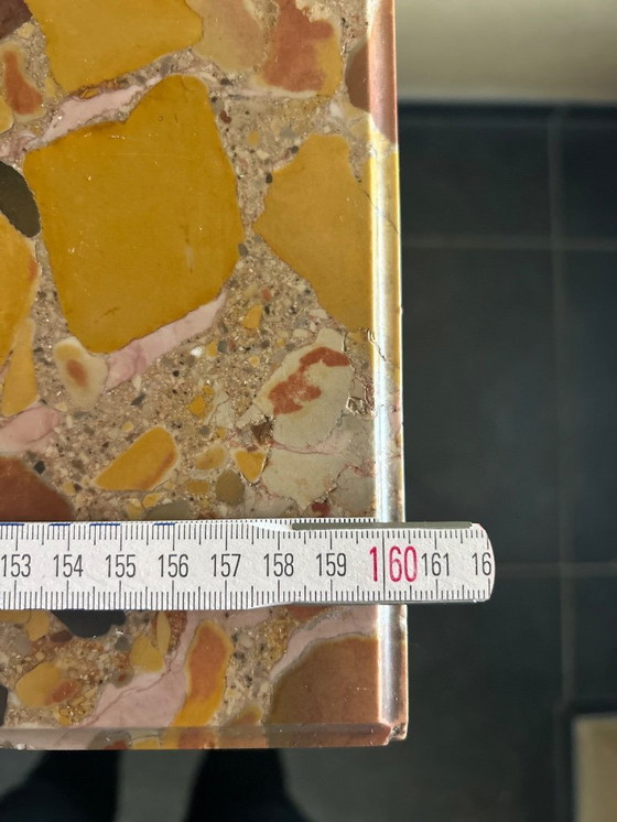 Image 1 of Hermoso mueble de cocina de madera con tapa de mármol.