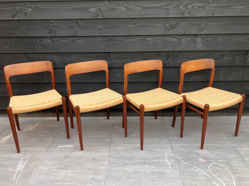 4 chaises de salle à manger originales Niels O. Møller modèle 75 en teck – Niels Otto Møller, eetkamerstoelen (photo 2 of 11)