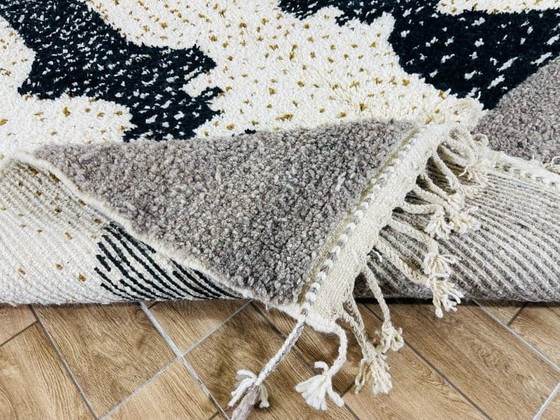Image 1 of High-quality, traditional, handcrafted Beni Ouraine Berber rug, size 3/4 m