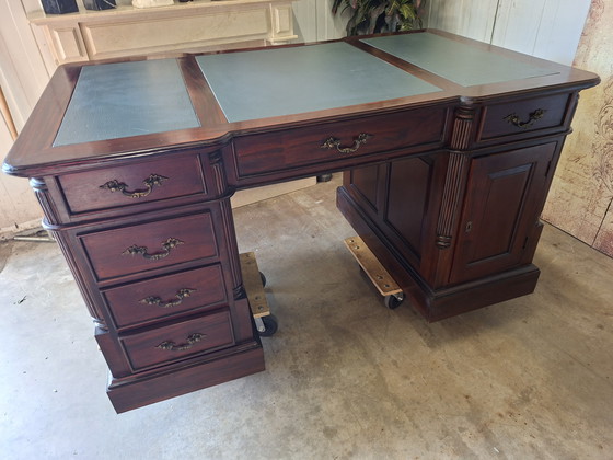 Image 1 of Scrittoio classico inglese bifronte, tavolo da scrittura, mobile da scrivania di dimensioni 150x90 cm e altezza 80 cm.