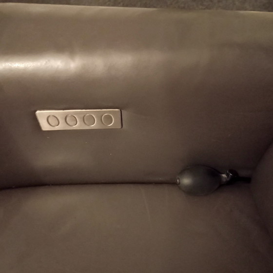 Image 1 of Relaxsessel, auffällig braun, extra klein