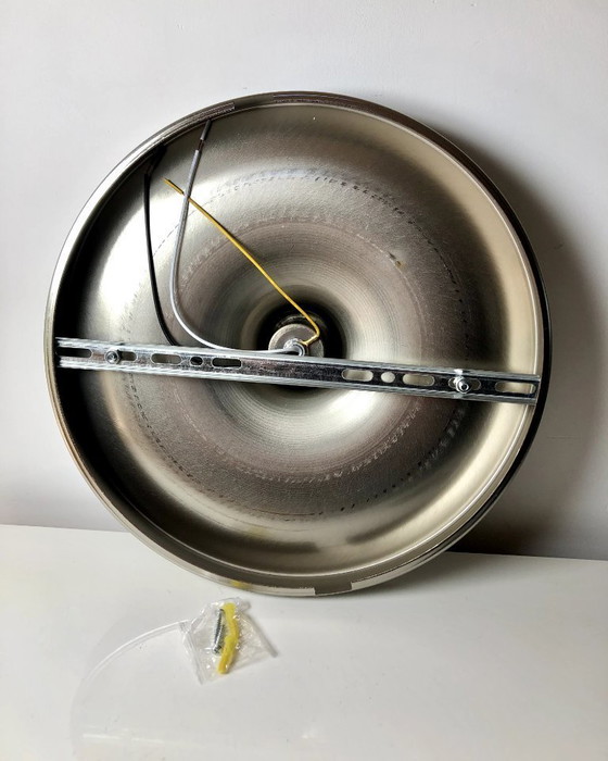 Image 1 of Applique moderniste disque style Charlotte Perriand – OVNI space age argenté - Diamètre 35cm