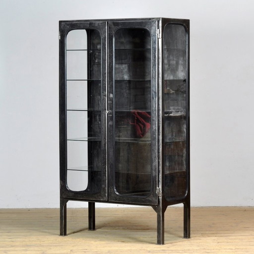 Armoire médicale vintage, années 1970