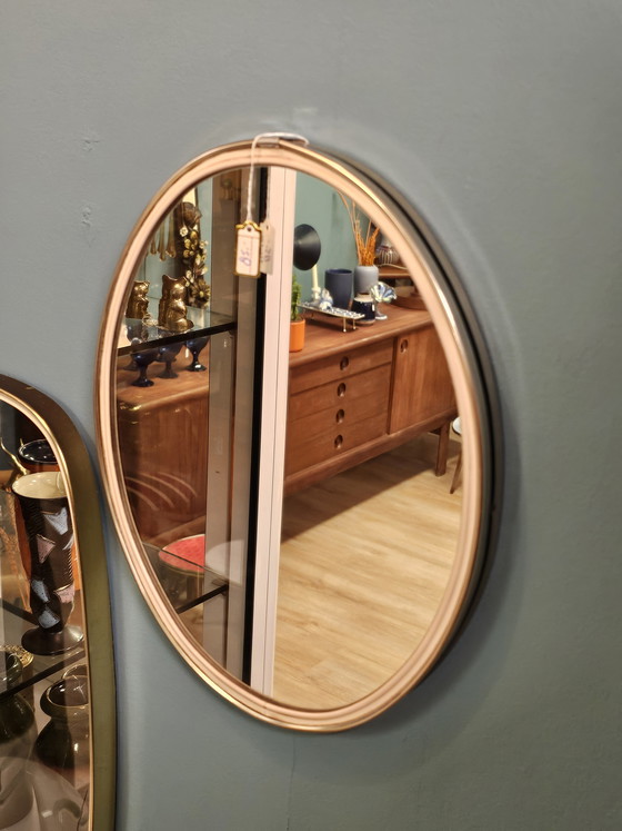 Image 1 of Miroir ovale vintage, miroir mural, WC