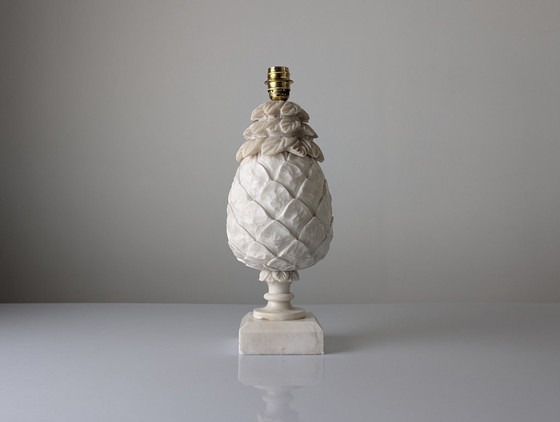 Image 1 of Lampe de table Art Déco en albâtre sculpté à la main en forme d'ananas, France, Paris, années 1930