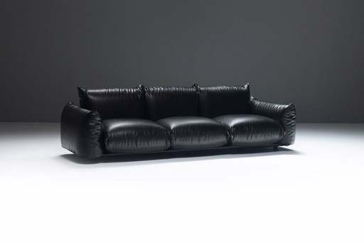 Marenco 255 Sofa Mario Marenco Arflex Italy 1970 Original black leather bodied three seat sofa on a low rounded base  The Marenc
