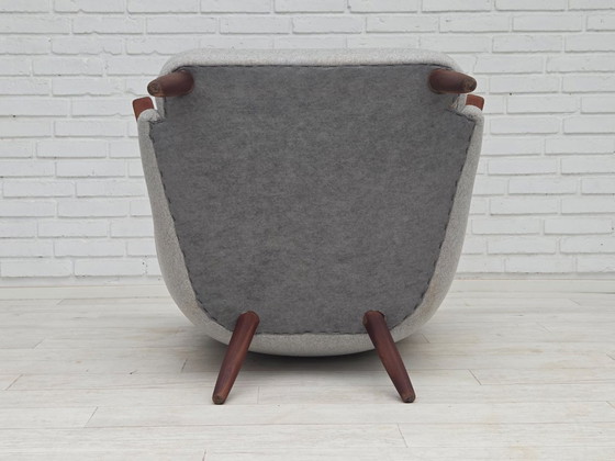 Image 1 of 1960er Jahre, dänischer „Teddy-Stuhl“ mit Hocker, neu gepolstert, Wolle, Teakholz.