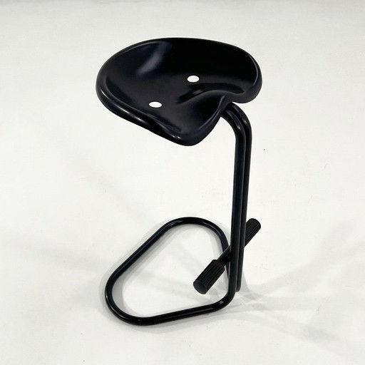 Tabouret tracteur noir de Rodney Kinsman pour Bieffeplast, années 1970