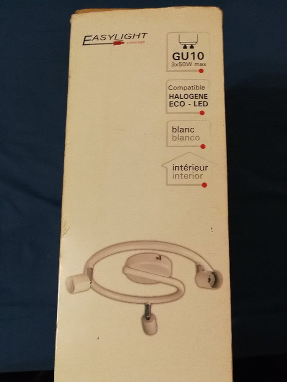 Image 1 of Lámpara de techo en espiral con 3 focos, 50W / GU10 / NUEVA