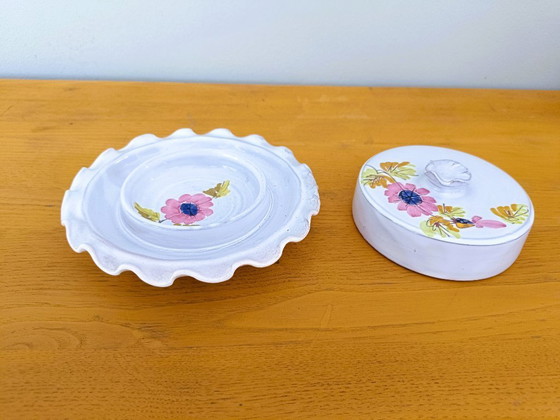 Image 1 of Keramische botervloot met bloemendecoratie