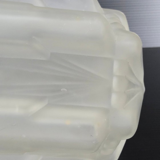 Image 1 of GLOBE ART DECO LAMPSHADE 1920 1930 STREAMLINE SKYSCRAPER IN OPAQUE GLASS 20S 30S