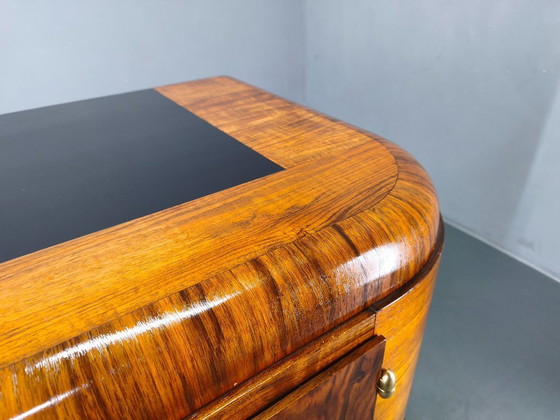 Image 1 of Art Deco dressoir van walnotenhout, Tsjechoslowakije, jaren 1930