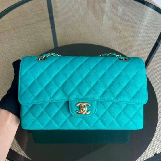 Image 1 of Chanel Classic Flap Medium - Caviar 25CM Gewatteerd Cyaanblauw Goudkleurige Hardware Serie 23