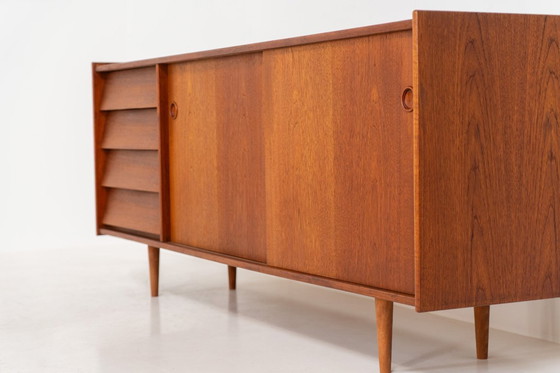 Image 1 of Aparador de teca de Nils Jonsson para Hugo Troeds (Suecia, años 50).