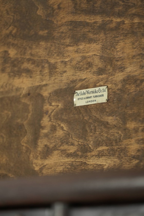 Image 1 of Unieke en zeer originele 19e eeuwse globe Wernicke modulaire notaris/ kantoor/ apothekerskast