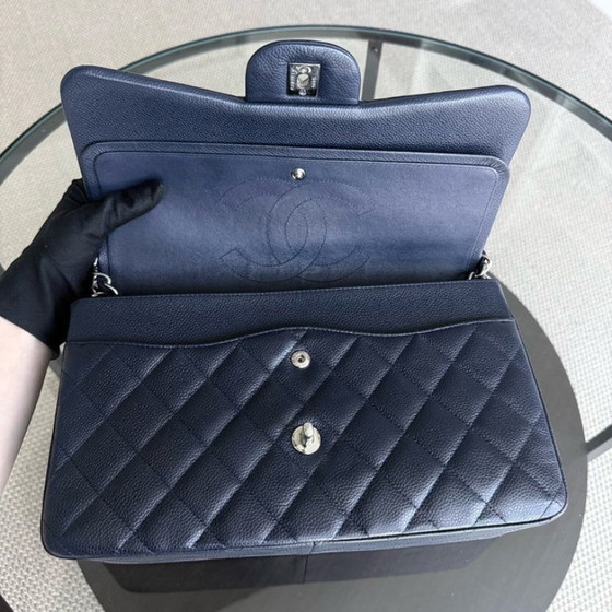 Image 1 of Chanel Classic Flap Jumbo - Caviar Double Flap 30CM Gewatteerd generfd kalfsleer Donker marineblauw Zilveren hardware