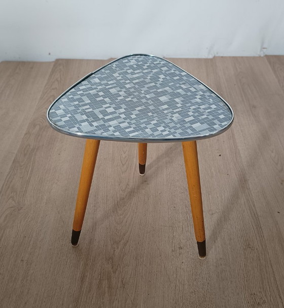 Tavolino anni Sessanta – Tavolini, Metallo, Plastica (photo 2 of 7)