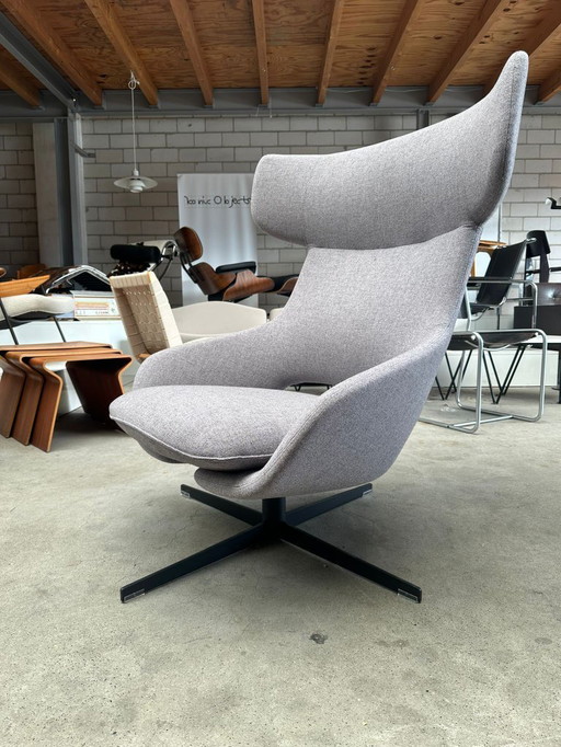 Artifort Kalm swivel armchair by Patrick Norguet
