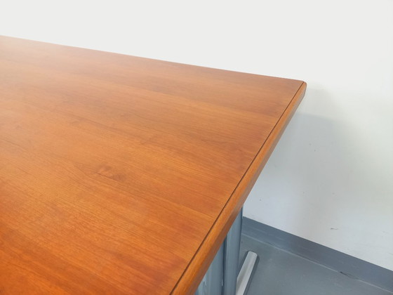 Image 1 of Scrivania vintage in legno di noce e metallo cromato degli anni '70