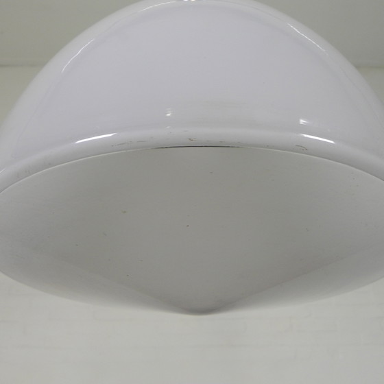 Image 1 of Oude Schoollamp Met Grote Glazen Bol In Opaalglas, Jaren 30