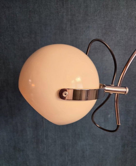 Image 1 of Lampadaire vintage - Lampe arquée avec globe | blanc crème - années 1970