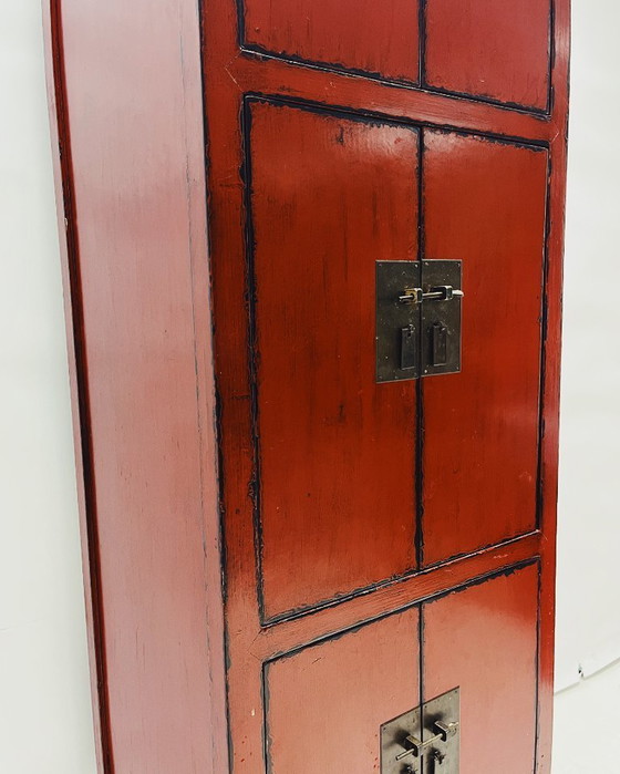 Image 1 of Mobiletto cinese rosso a tre ante