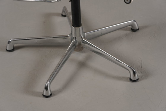 Image 1 of Silla Vitra EA 108 de Charles y Ray Eames, Alemania, década de 1990.