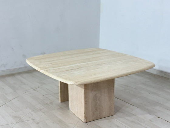 Image 1 of Table basse vintage en travertin / Table années 70 / Pierre naturelle