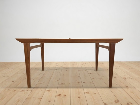 Image 1 of Deense teakhouten eettafel uit de jaren 60 van Ærthøj Jensen + Mølholm, jaren 60.