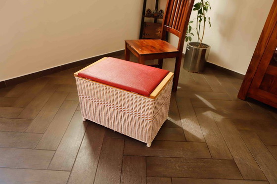 Image 1 of Cassapanca in rattan retrò per sedersi e riporre oggetti