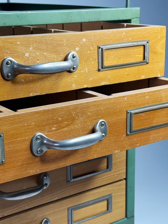 Image 1 of Armadietto per attrezzi/farmacia d'epoca della RDT