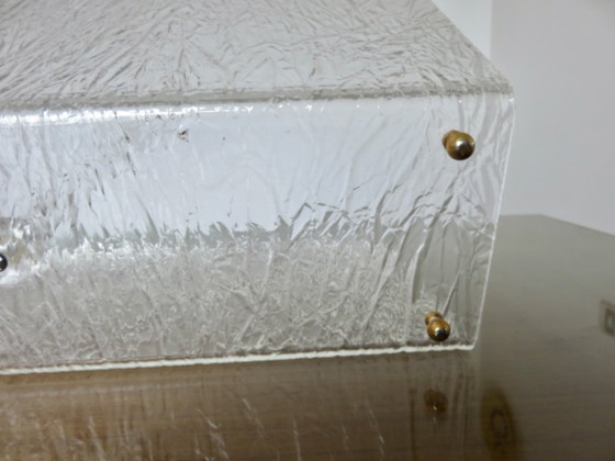 Image 1 of Porte revues " ROCHE BOBOIS " en plexiglas transparent et laiton années 70