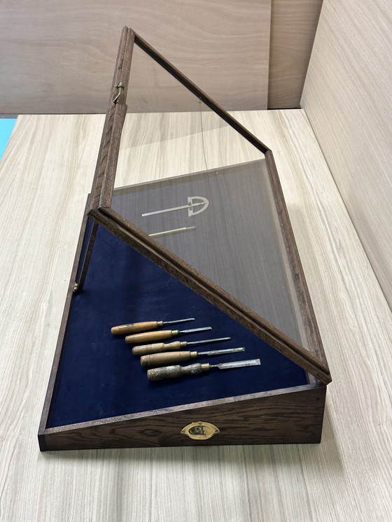 Image 1 of Vetrina realizzata a mano in rovere massello