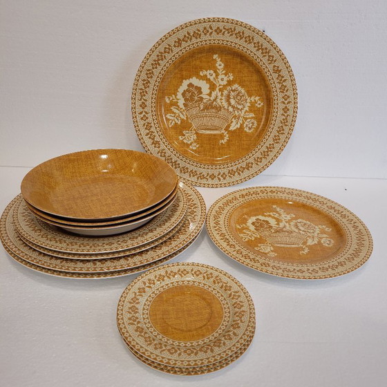 Image 1 of 54-delig serviesset “Paniers Fleuris”, Limoges porselein, Patrick Frey, jaren 90 – Frankrijk