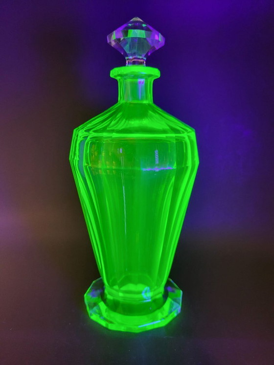 Image 1 of Val Saint Lambert “Montmartre” shaker / karaf met 2 glazen in uraniumglas ca. 1930