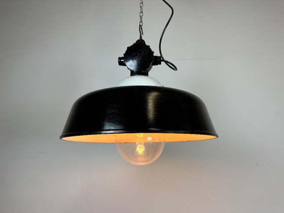 Image 1 of Industrielle schwarze Emaillelampe mit Glasabdeckung, 1950er Jahre