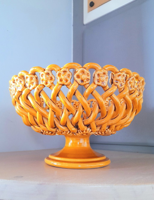 Free-standing basket, Maison Pichon Uzès