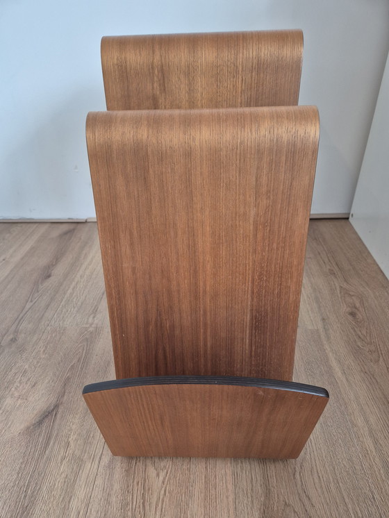 Image 1 of Conform Funco bijzettafel in walnootfineer en RVS onderstel