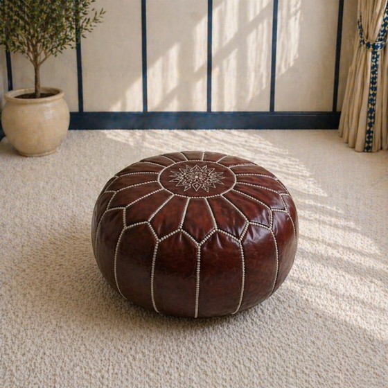Image 1 of Pouf in pelle realizzati a mano